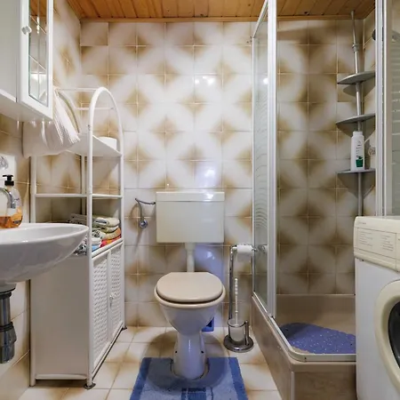 Classic And Trendy With Terrace Apartment Krk Town