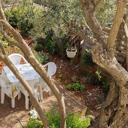 Classic And Trendy With Terrace Apartment *